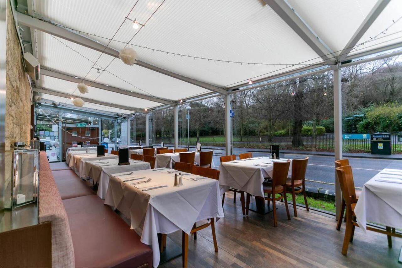 Oyo The Ivory Hotel Glasgow Extérieur photo