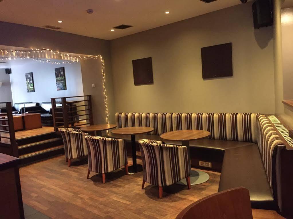 Oyo The Ivory Hotel Glasgow Extérieur photo